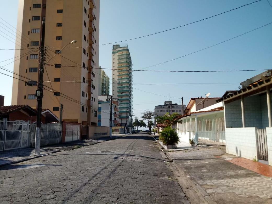 Casa Para Temporada Na Praia Grande Aprox 100 Mts Da Praia Villa Buitenkant foto